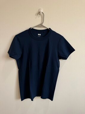 UNIQLO U Navy Crew Neck T-Shirt size Large